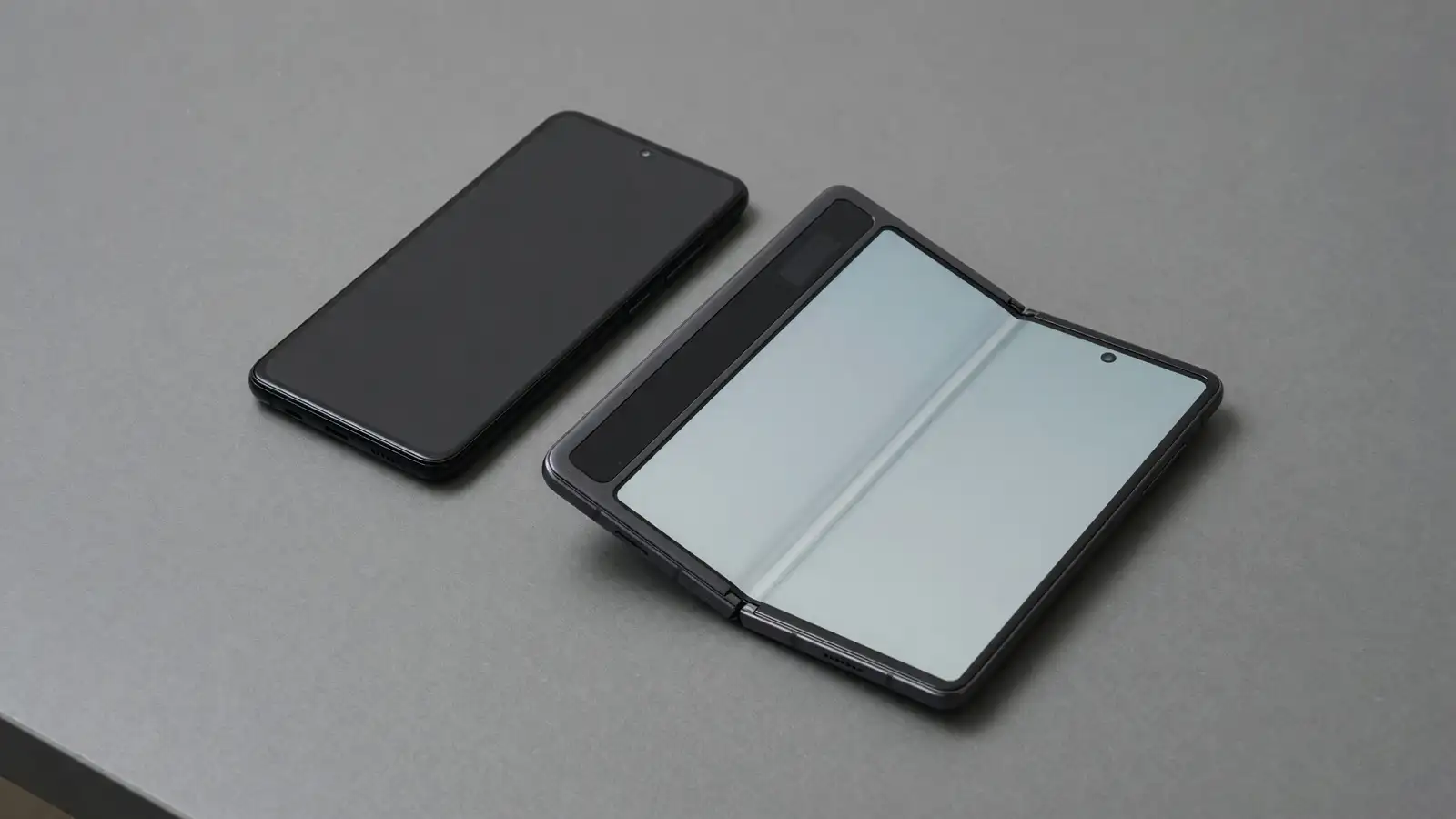 iPhone 18 Pro vs iPhone Duo: The $800 Fold Is a Different Phone