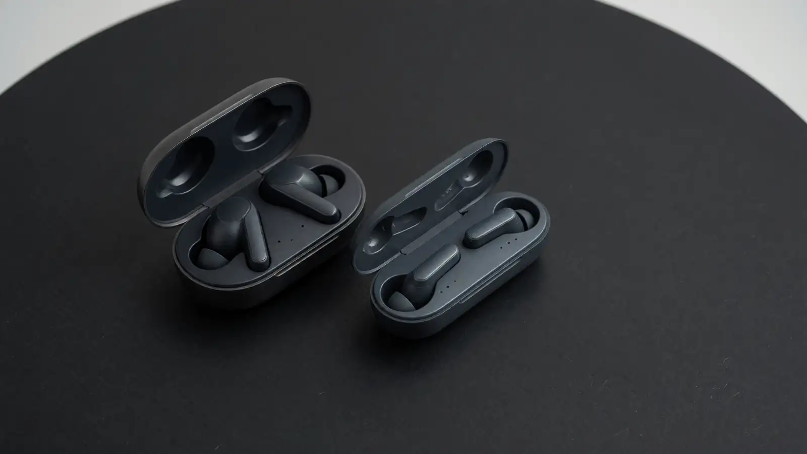 Momentum True Wireless 5 vs Sony WF-1000XM6: The Loser Lasts Longer
