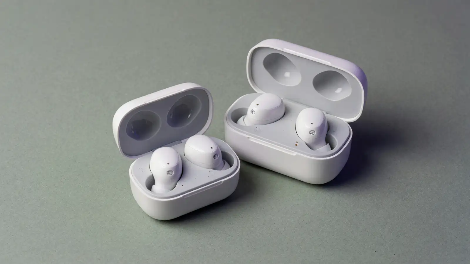 AirPods 5 vs AirPods 4: ANC Is Standard. The Battery Is Not